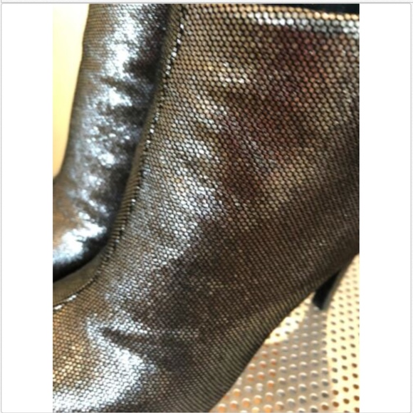 CHANEL Leather Stingray Effect Iridescent SZ 36.5 - Picture 6 of 8